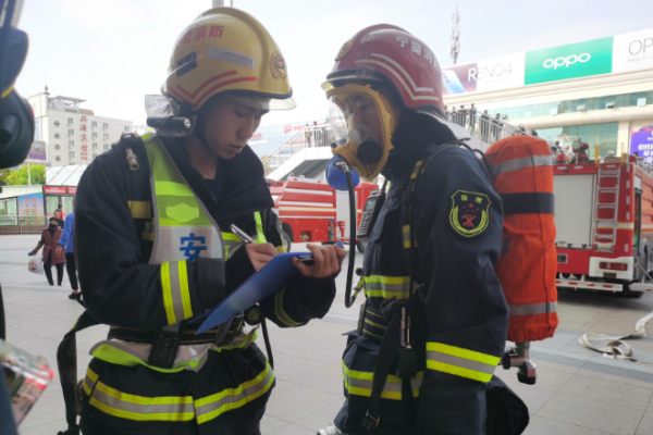 加固平板电脑协助完成消防应急救援任务 